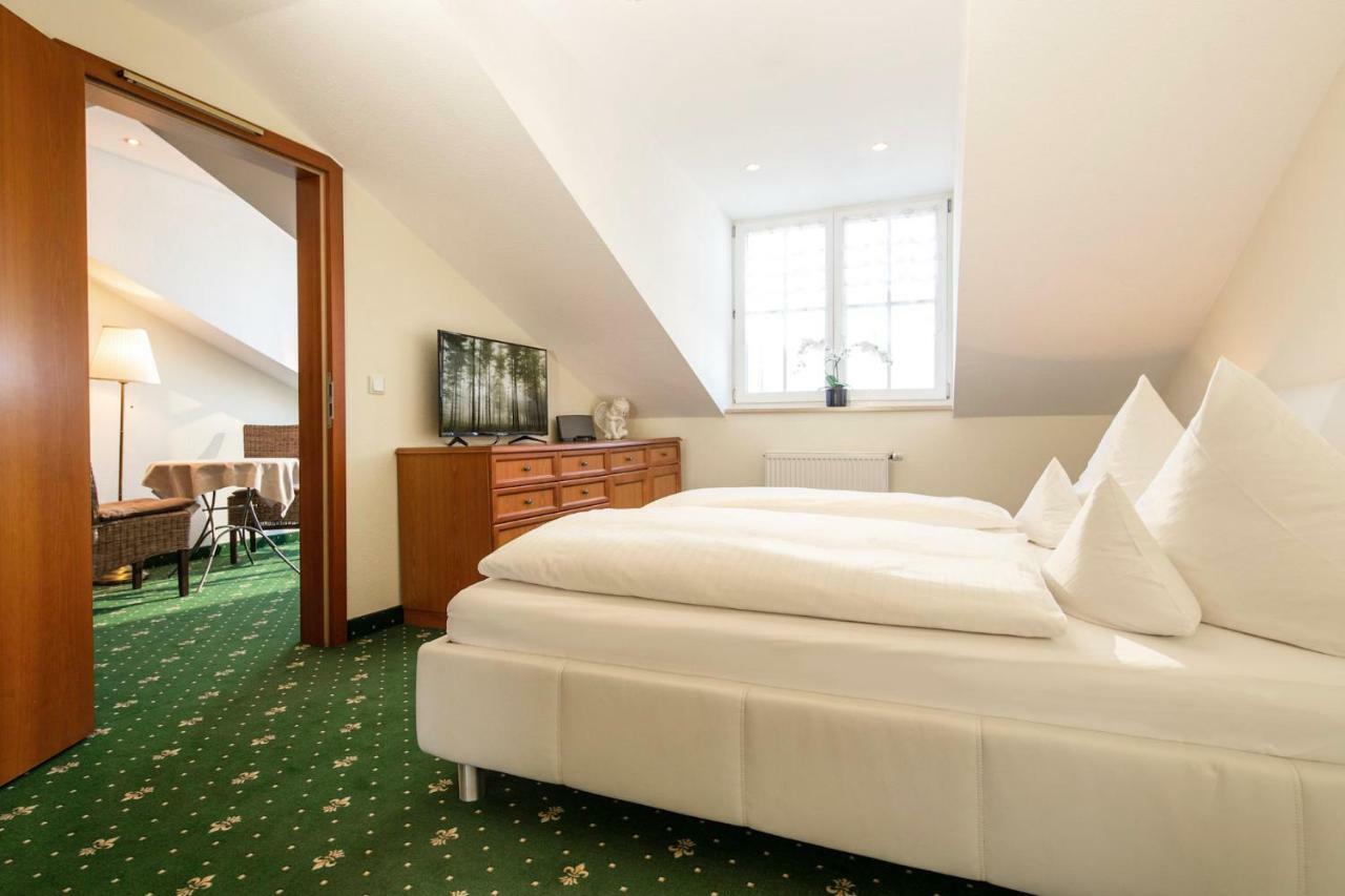 Hotel-Gasthof Hoettl Дегендорф Екстериор снимка