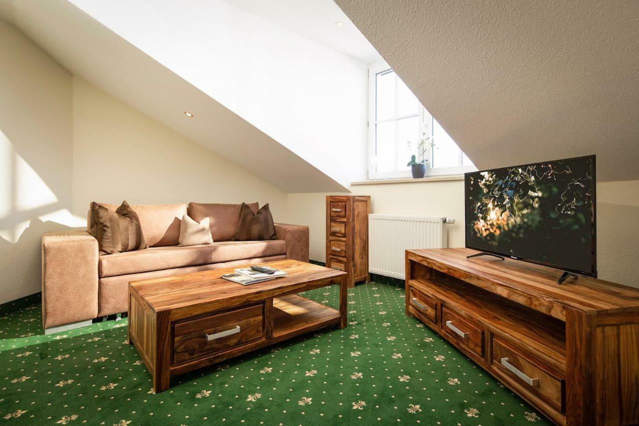Hotel-Gasthof Hoettl Дегендорф Екстериор снимка